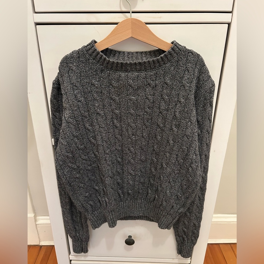 American Apparel kid’s gray chunky cable knit long sleeve sweater size small